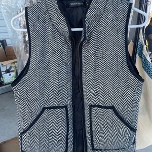 MEROKEETY Women's Black and White Puffer Vest